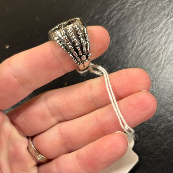 Silver Pentagram Ring with skeleton 💀 hands - Picture 8 of 11